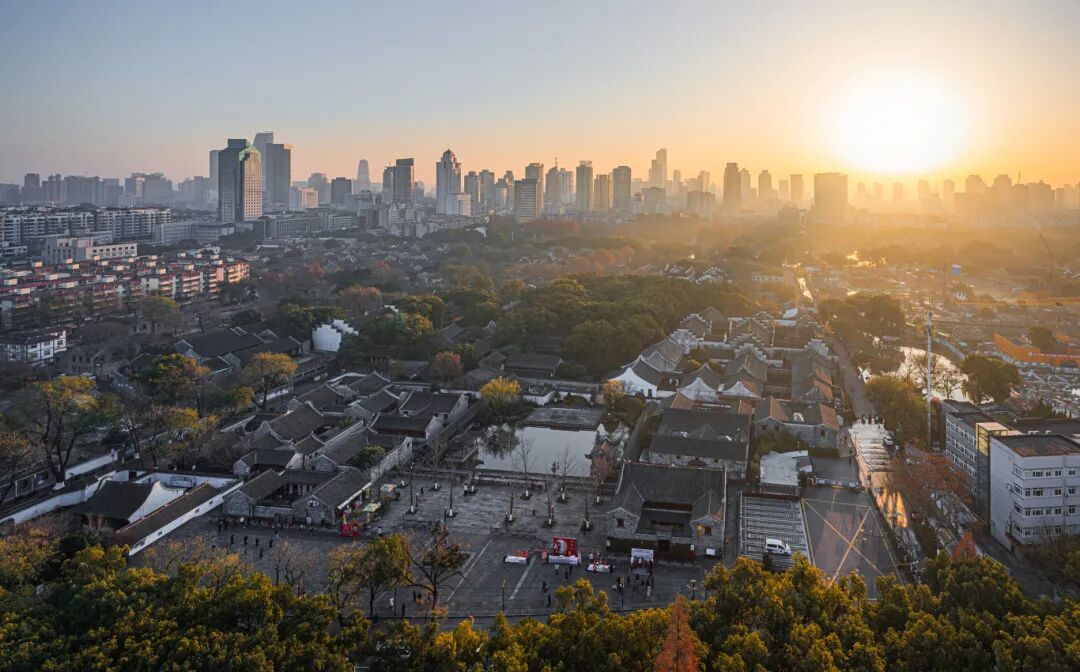 孙福恩 20250101-天一阁-《新年的第一缕阳光》(1).jpg