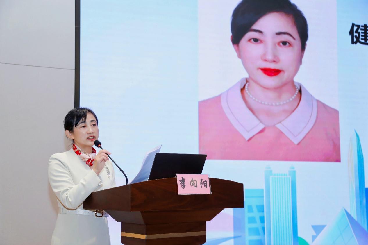 广东省科普作家协会副会长兼秘书长李向阳主持