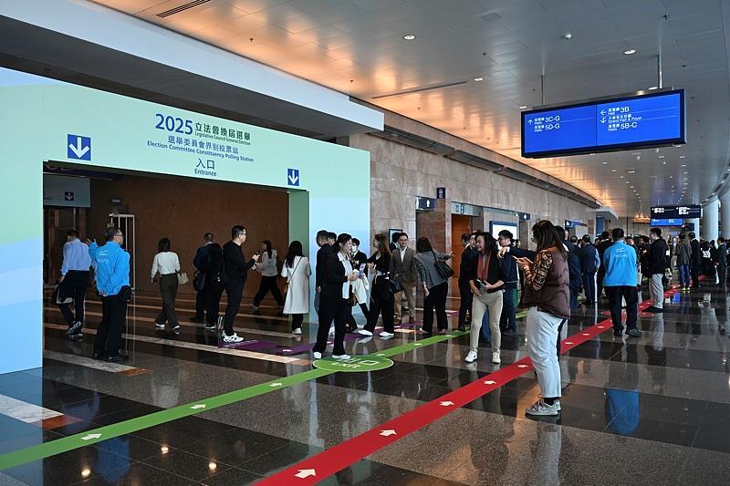 △香港特区第八届立法会选举投票站