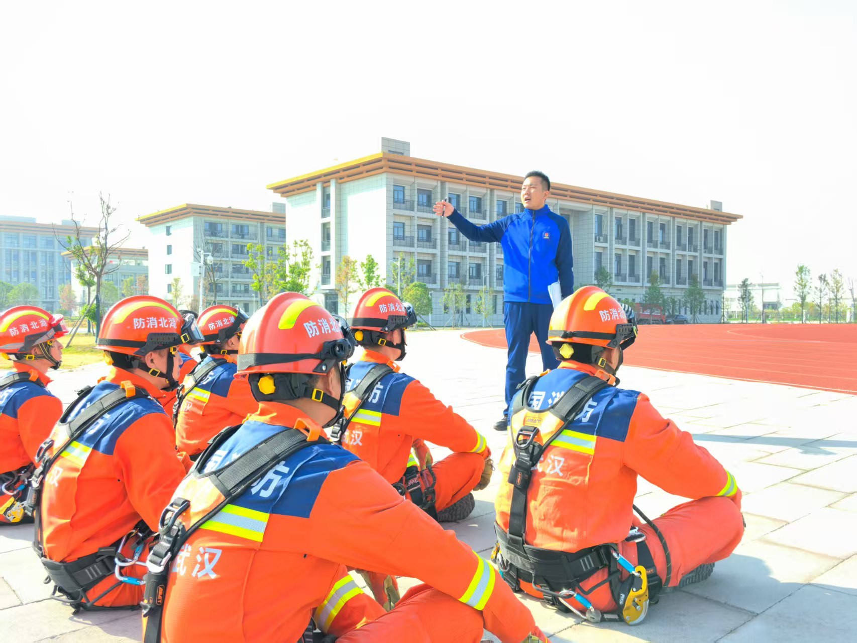 武汉市应急救援专业队正式担负战备执勤