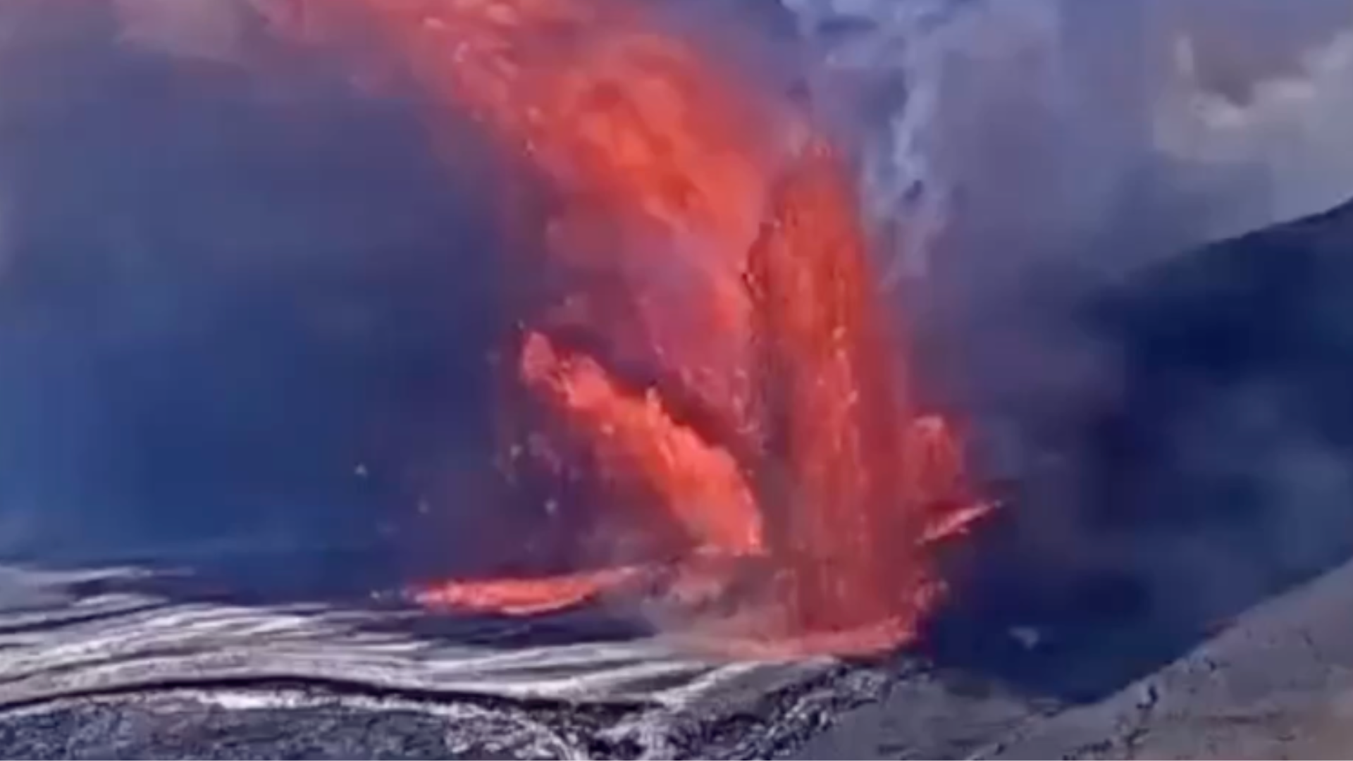 世界上最活跃火山之一，曾摧毁数百房屋，美国夏威夷一火山再次剧烈喷发，远程摄像头“遭遇不幸”
