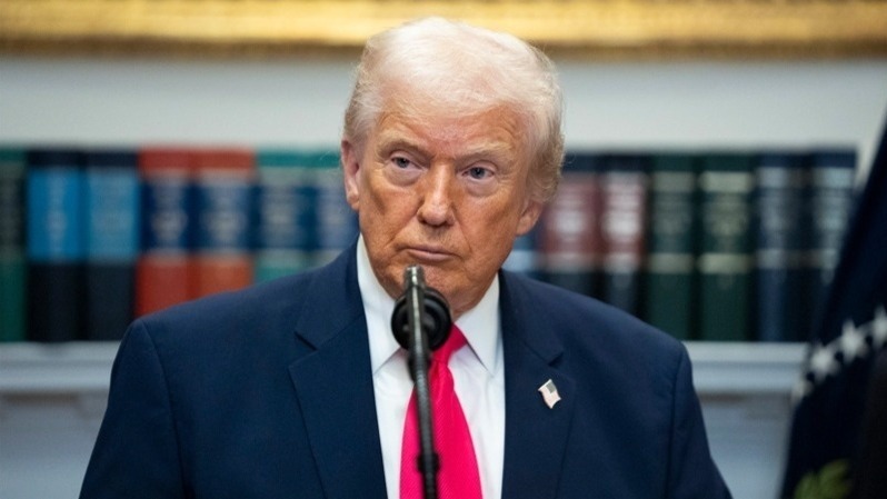 特朗普谈人工智能竞争：中国团结一心干大事，美国要能这样做，做啥都能成功