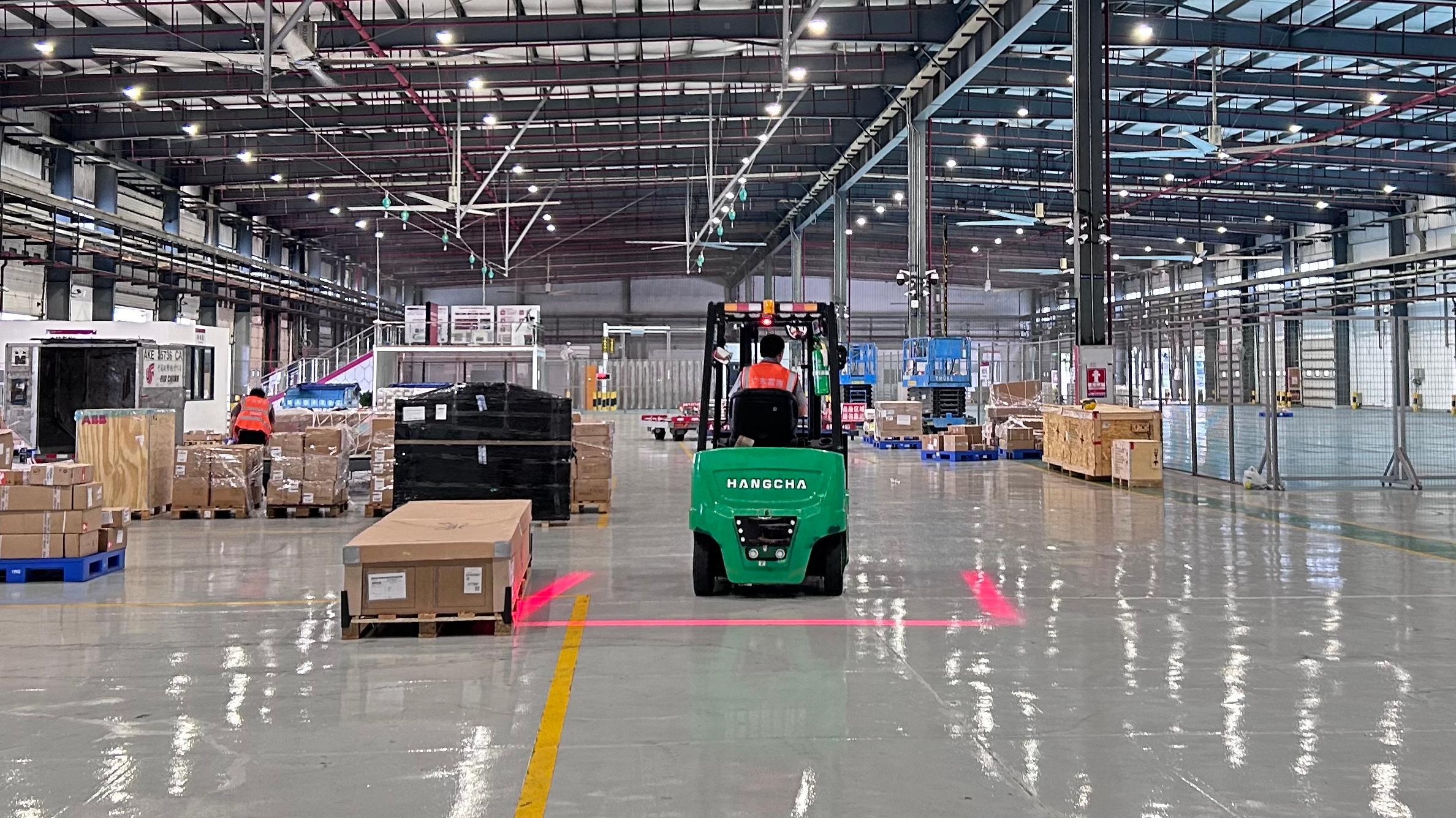 深圳机场年国际及地区货运量首破百万吨 全年总货量有望突破200万吨