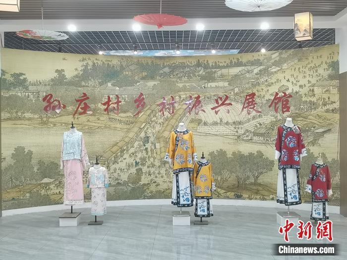 孙庄村乡村振兴展馆内一角。中新网记者 上官云 摄