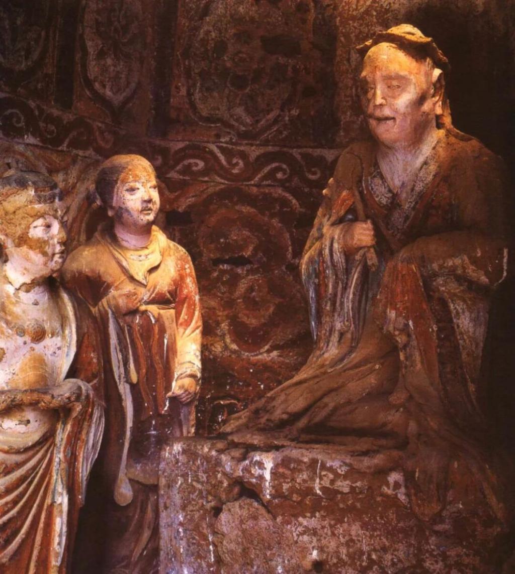 麦积山第4窟前廊左耳龛的维摩诘与侍女