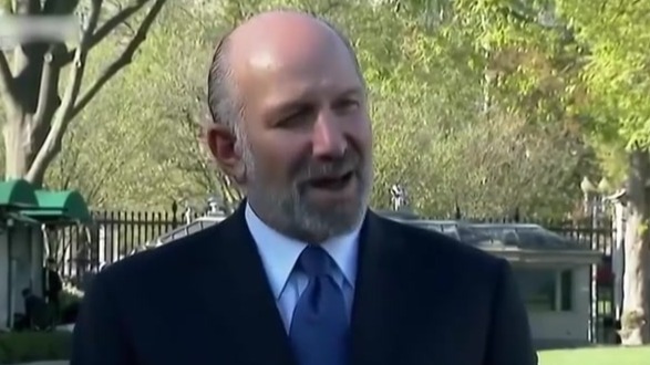 美国商务部长：“金卡”签证吸纳高资产移民