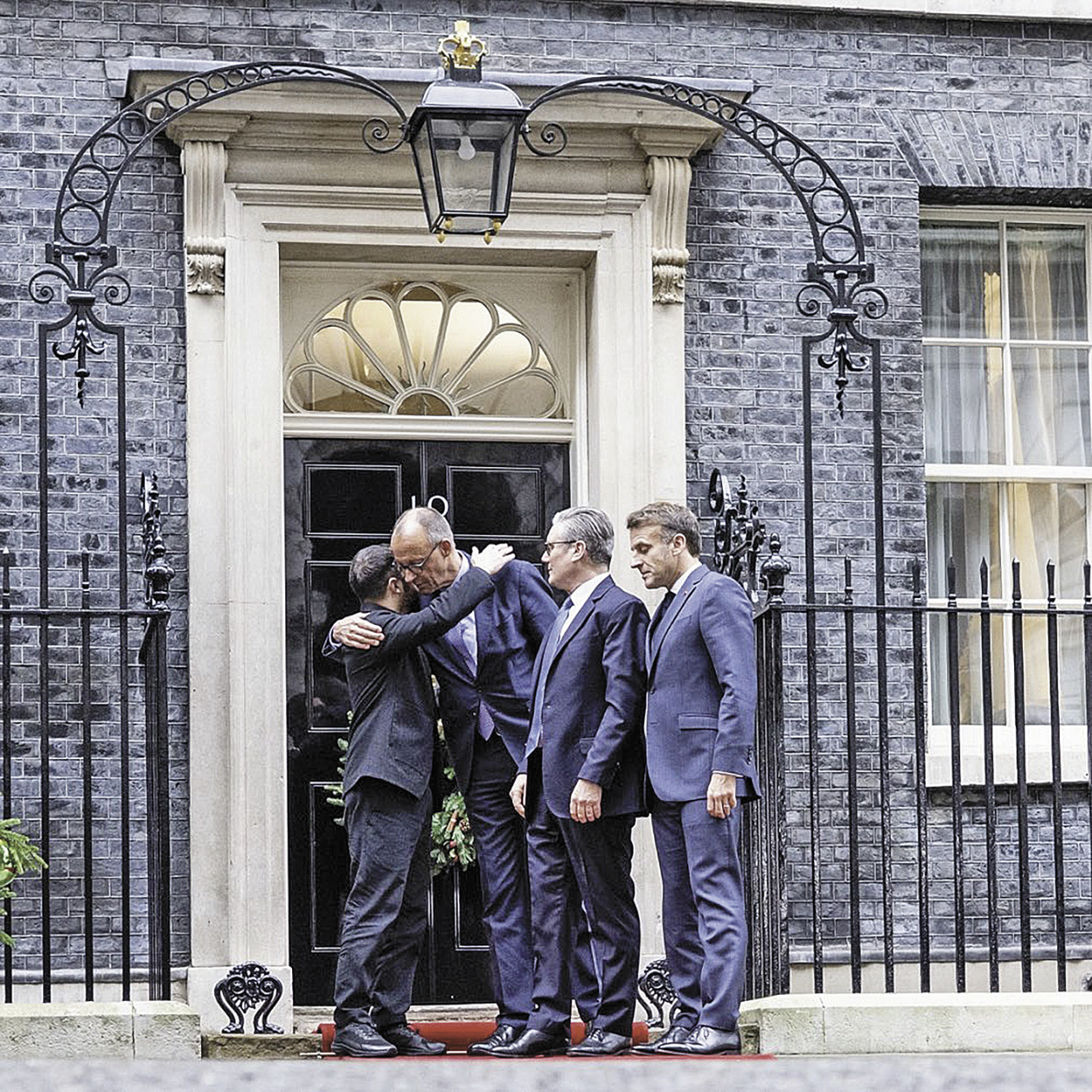 不熄灯E02 币圈闪崩、美国政府关门、First Brands破产、娃哈哈风波, image size:1260x1260