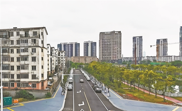 改造后的青山湖区民辉路。