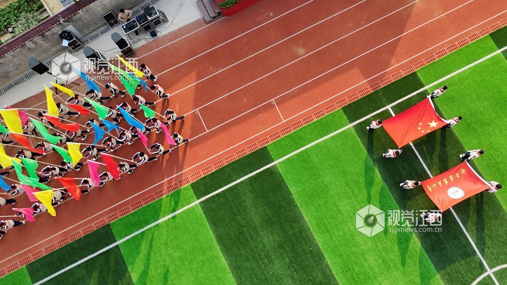 12月9日,江西省余干县第五小学 2025年体育节暨冬季运动会举行。