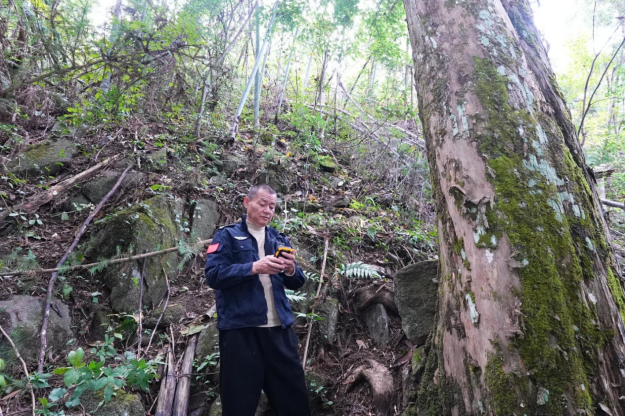永宁镇八亩村护林员李唐石