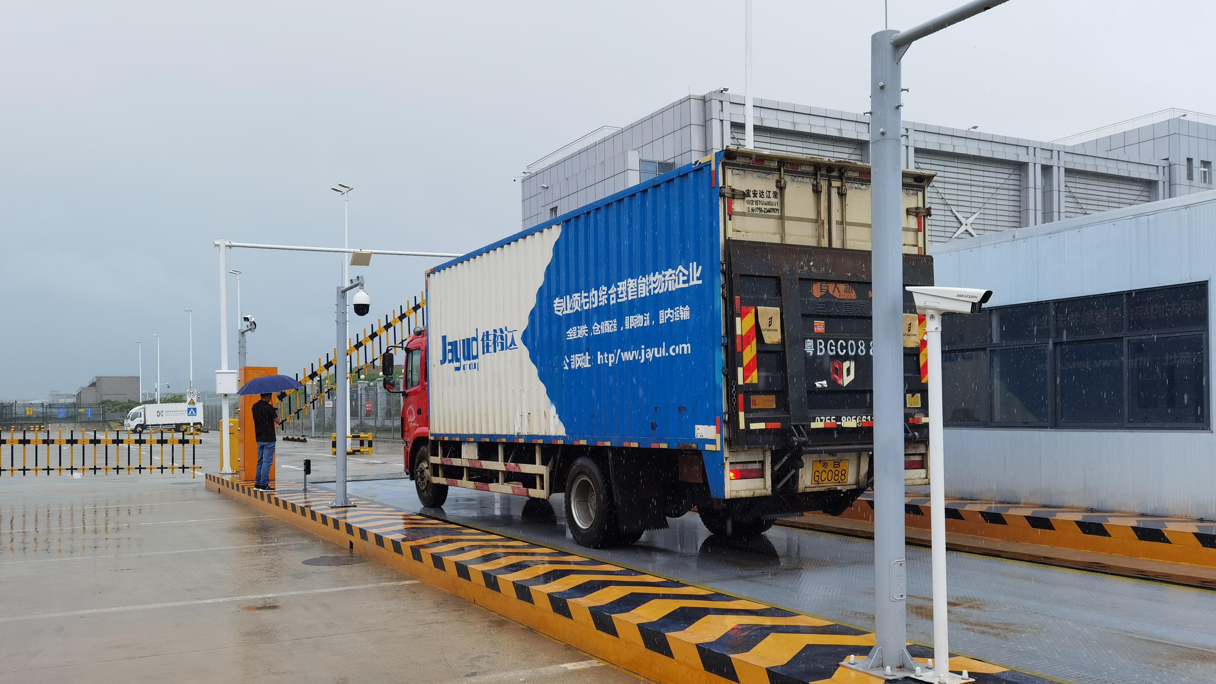 深圳机场年国际及地区货运量首破百万吨 全年总货量有望突破200万吨