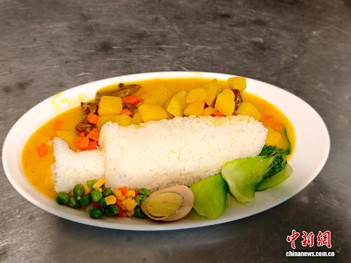 12月10日，湖北省博物馆宝剑盖饭，凭借鲜明的辨识度“圈粉”游客。郑子颜 摄