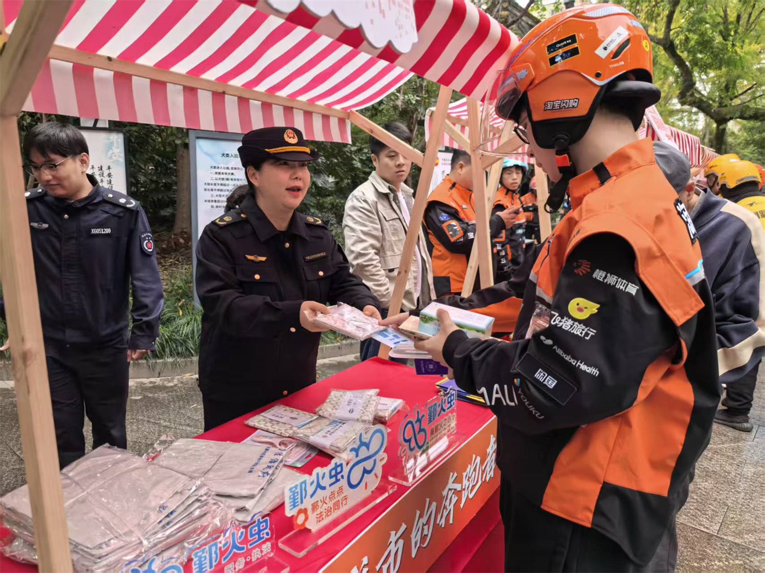 以“鄞火之光”照亮“普法之路”——鄞州区综合行政执法局持续打造“鄞火虫”法治品牌