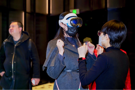 观众现场体验VR