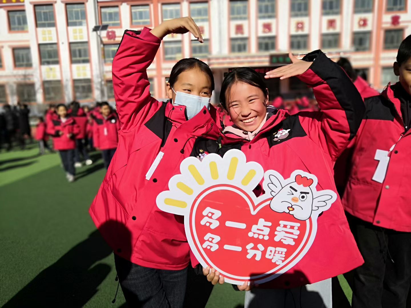 镜头前的孩子们