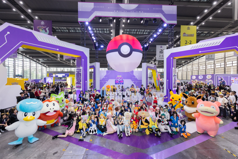 宝可梦训练家们盛装参与深圳大师赛