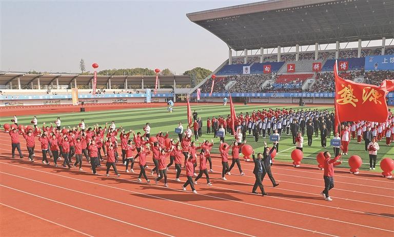 运动员方阵进场。