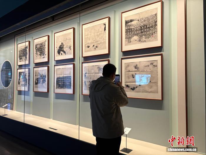 12月10日，“秋水长天——江西省博物馆藏金石碑帖展”在江西开展。记者 李韵涵 摄