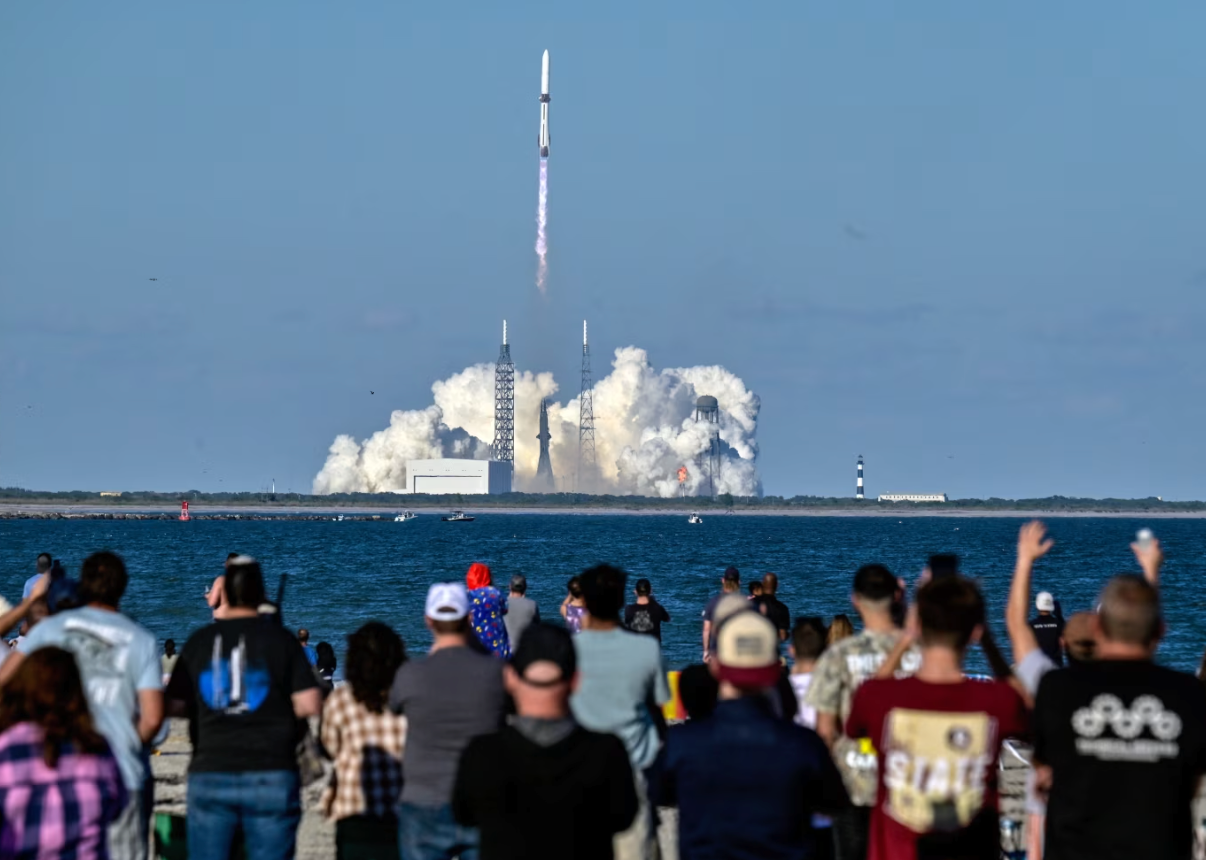 蓝色起源火箭升空