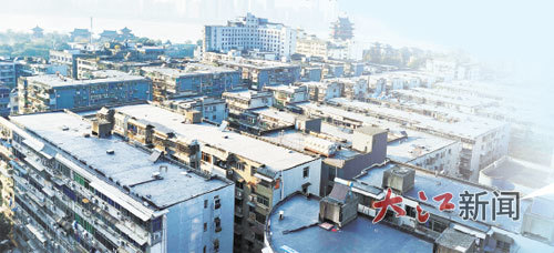 东湖区已整治的楼栋屋顶。