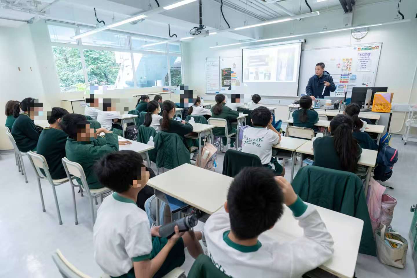 参访香港教育大学赛马会小学现场