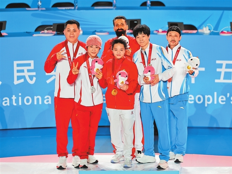 刘清漪在全运会领奖台上。图片除署名外均为记者 邓放 摄