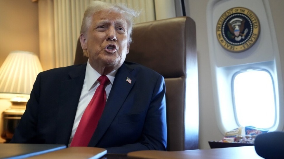 特朗普逼乌割让顿巴斯？泽连斯基访欧求援，和平协议回到原点