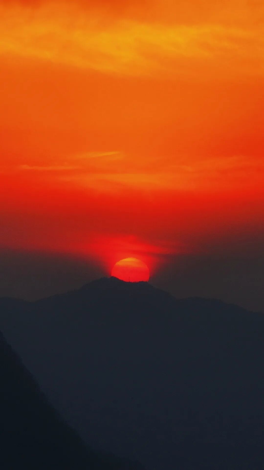 ▲夕照铁山巅