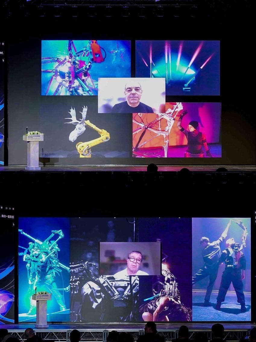 机器人艺术家Bill Vorn与Louis-Philippe Demers发言