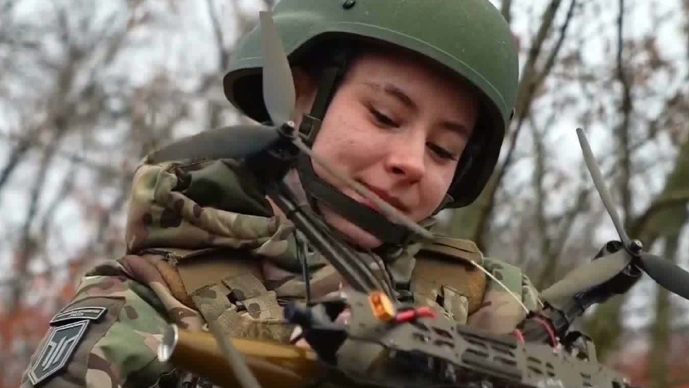 乌军女兵数量自2021年来增长40%