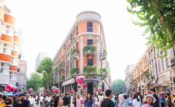 位于武汉市江岸区汉口历史风貌区的巴公房子已成为外地游客来汉旅游的打卡地。（江岸区委宣传部提供）