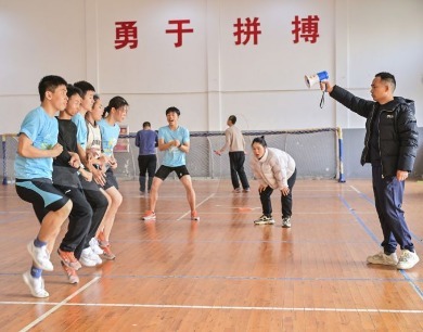 江西南昌：绳舞飞扬向“光明”