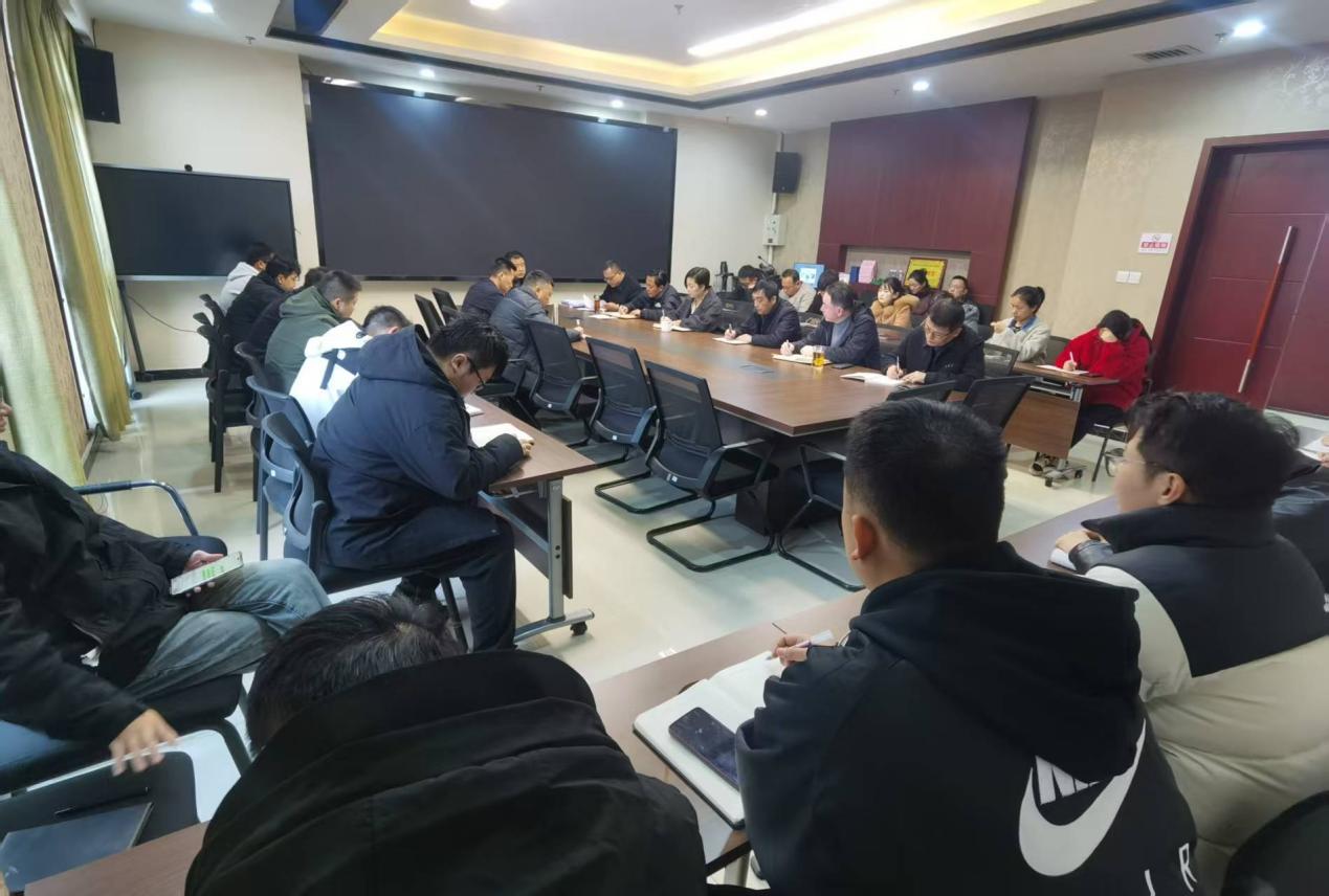 咸陽市生態(tài)環(huán)境局高新分局召開空氣質(zhì)量改善進位沖刺攻堅動員會