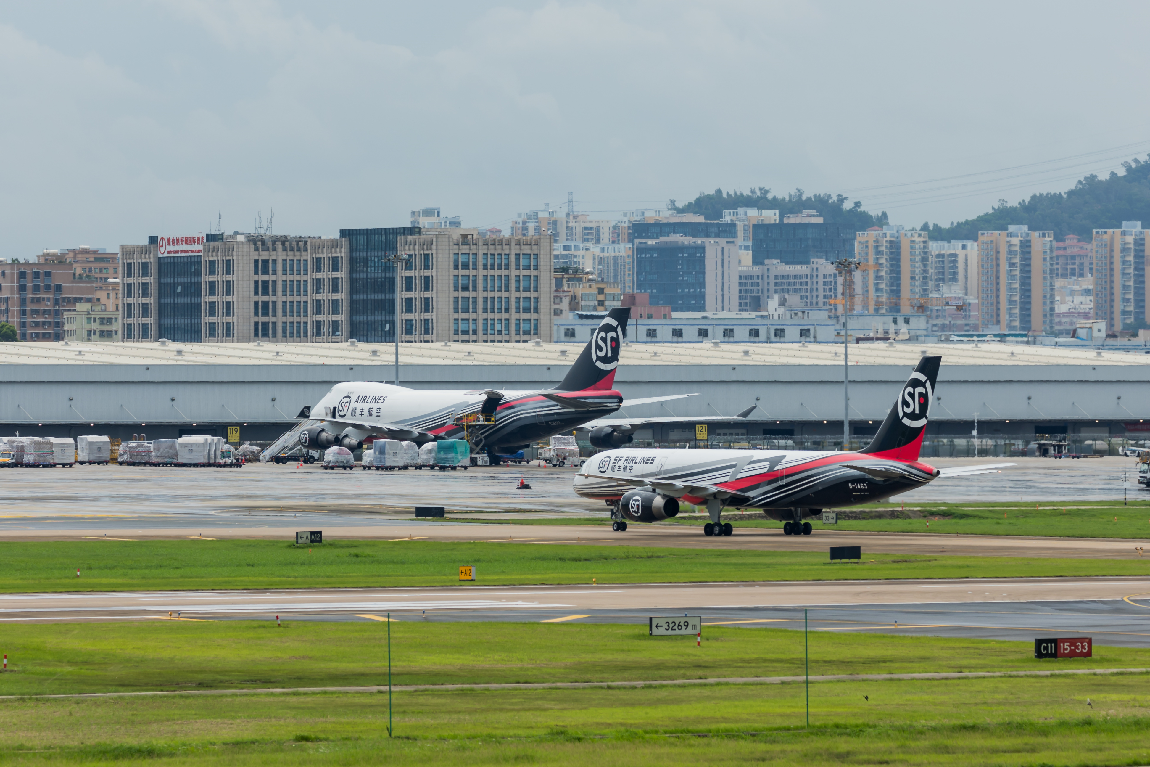 深圳机场年国际及地区货运量首破百万吨 全年总货量有望突破200万吨