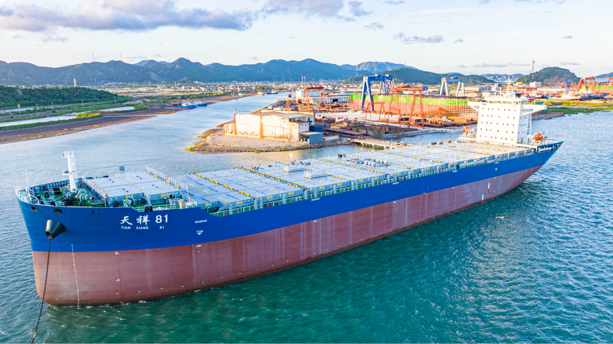 靠港的船舶/吳敏勇攝