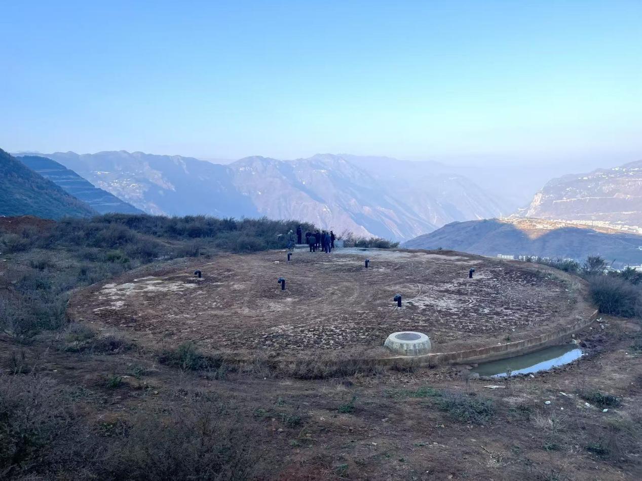 金沙江水“爬”上1400米山岗 东西部协作项目为高山农业“解渴”