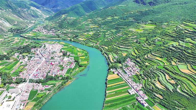 定西市大力推进“绿满陇中”行动,生态环境持续向好。