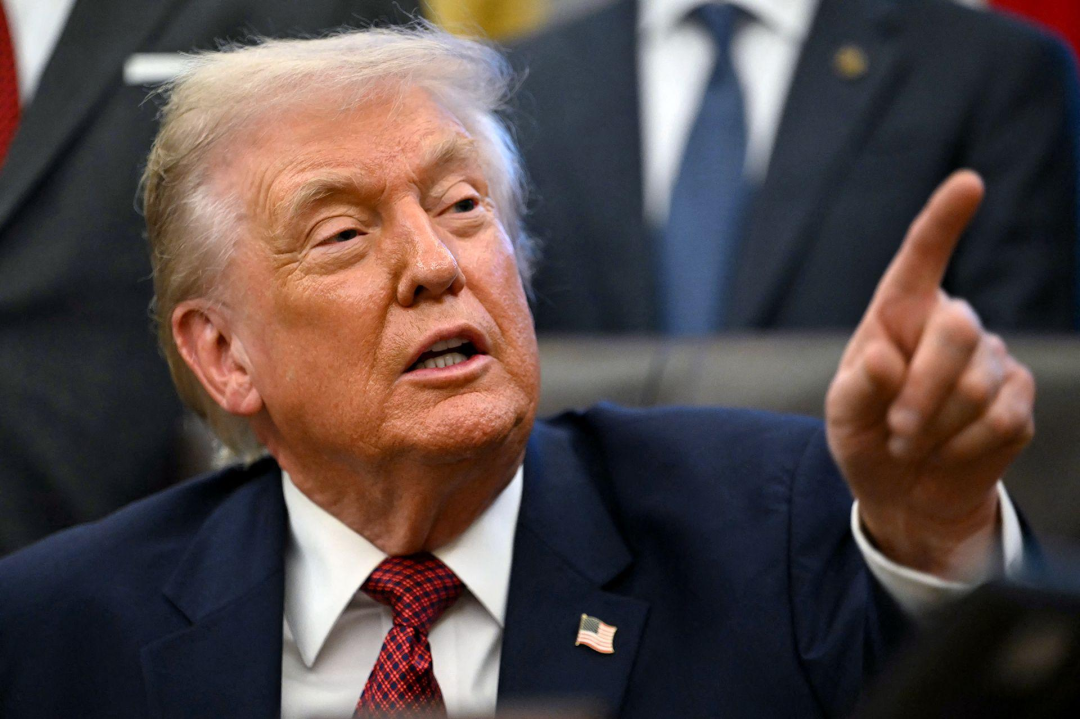 ▎特朗普希望与中国保持良好经济关系,同时也一直对赖清德政府与民主党的密切关系不满。2025年8月,赖清德原计划过境美国前往巴拉圭等中美洲“邦交国”访问,但特朗普拒绝了赖清德在纽约停留的许可,导致赖清德取消行程。图源:Getty Image