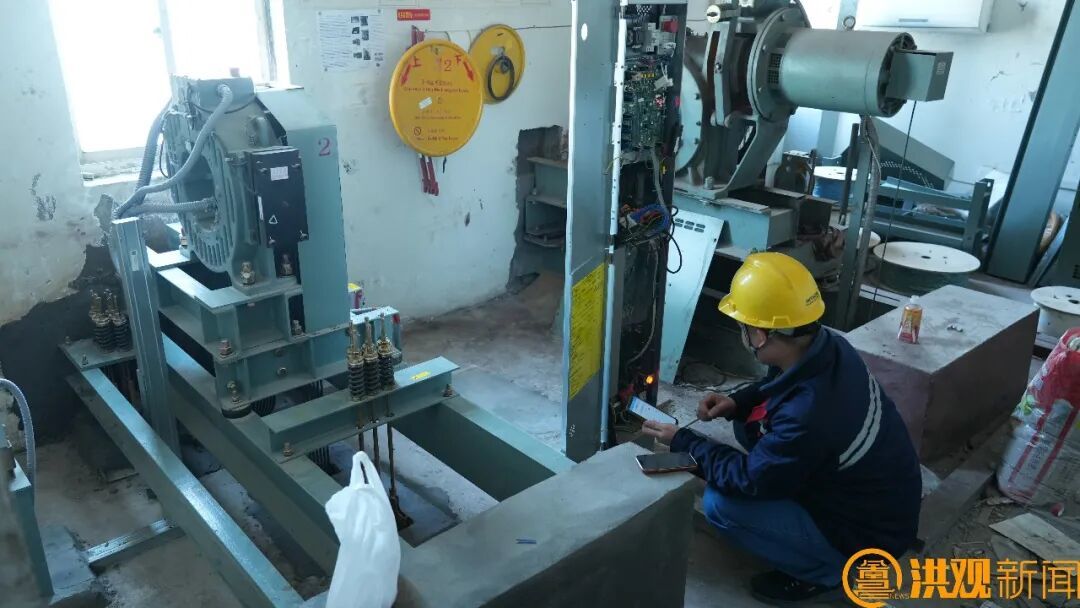 东方塞纳小区更换电梯