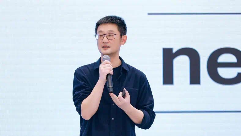 离开小冰后，李笛重回大模型牌桌