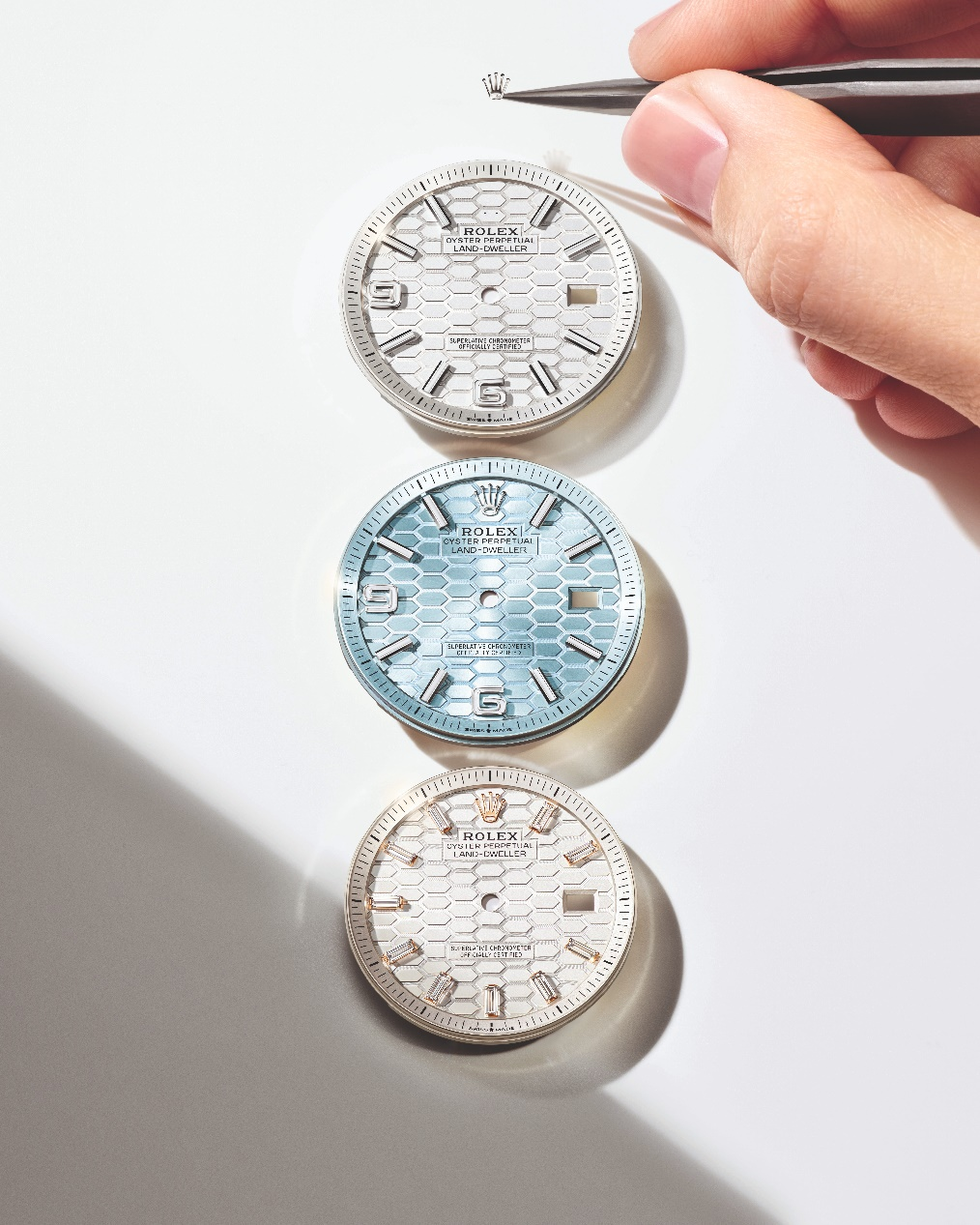 蚝式恒动陆使型40及蚝式恒动陆使型36的表盘 ©Rolex/Ulysse Frechelin