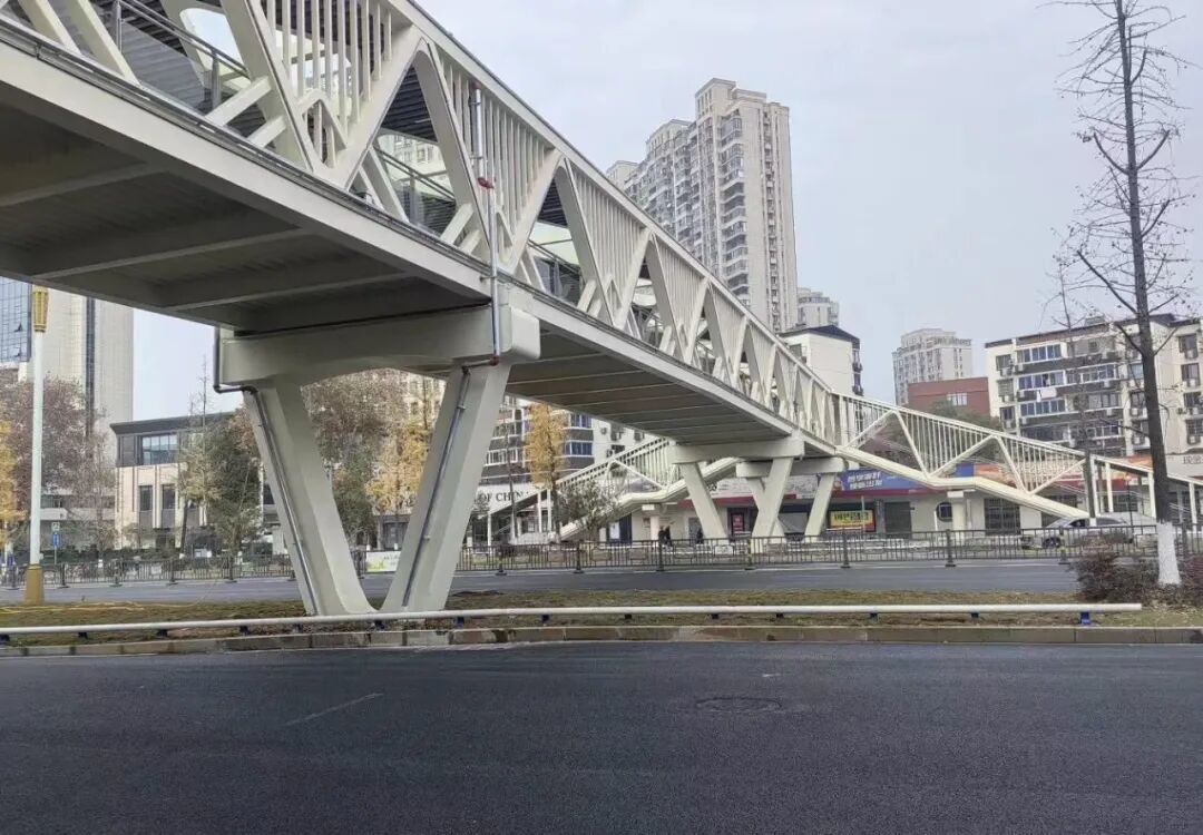 九江长虹大道这条过街天桥12月12日正式通行