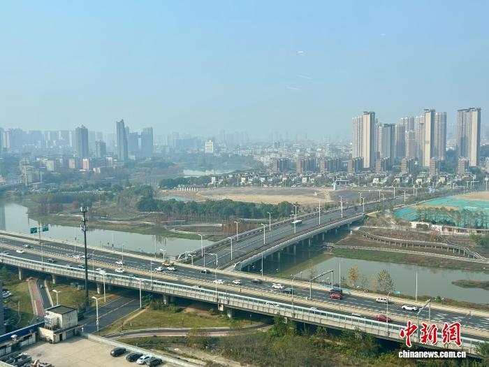 10日，江西省南昌市天气晴好。朱莹 摄