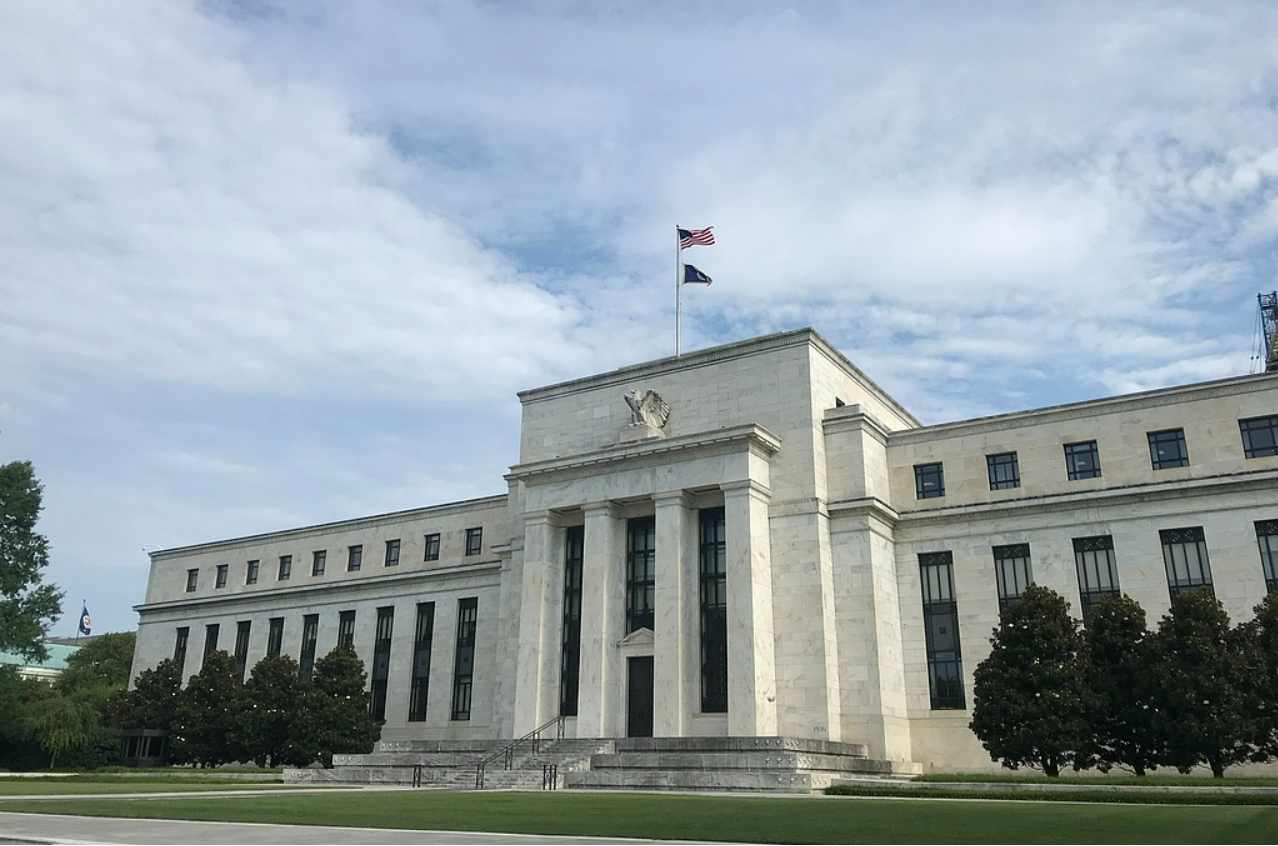 美联储如期降息25个基点 预计2026年仅降息一次