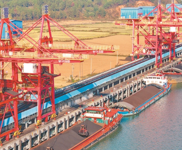 丰城港区货运忙 保供应