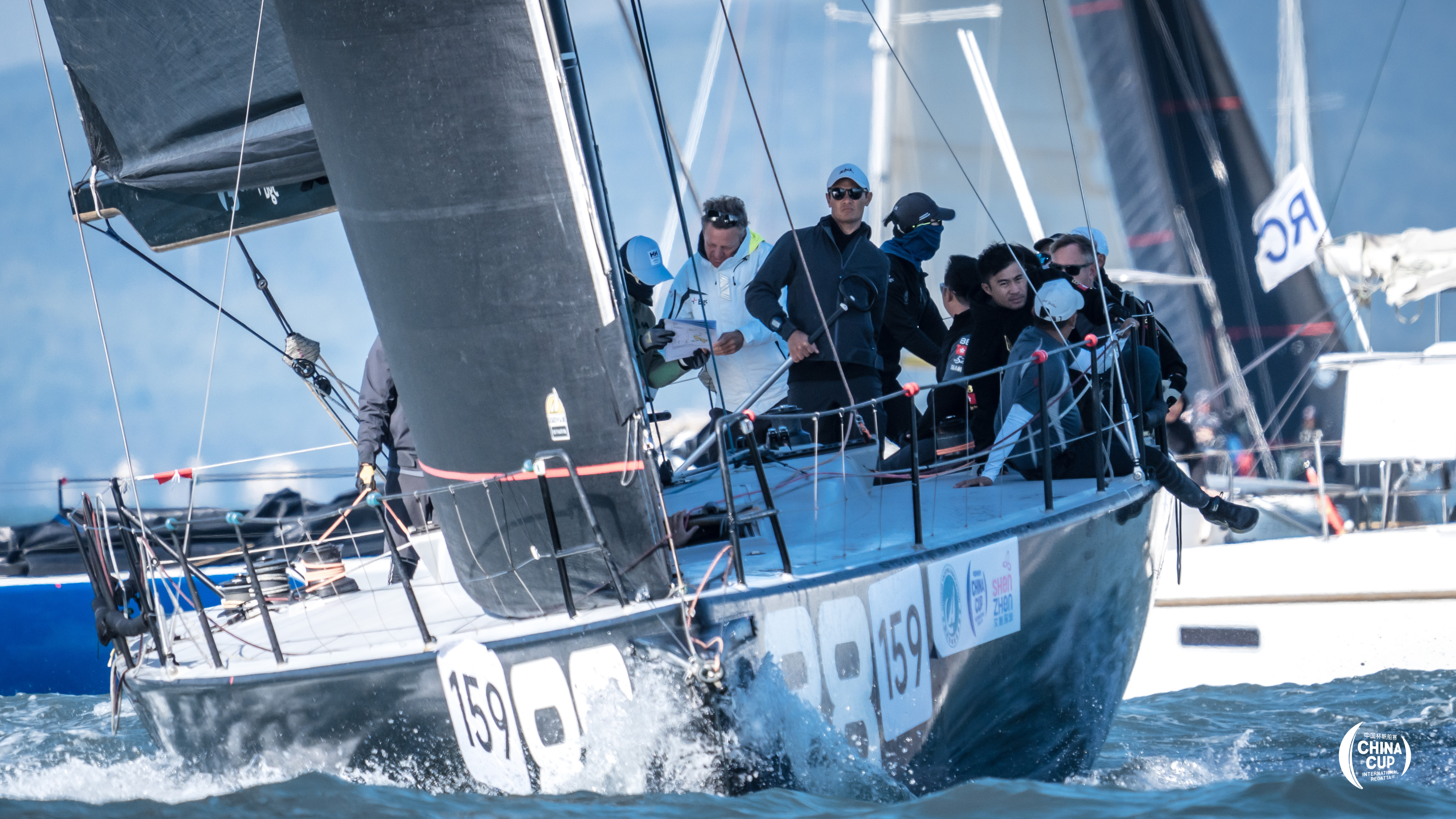中国杯帆船赛第三竞赛日：“小风”搅局，悬念留到最后一天