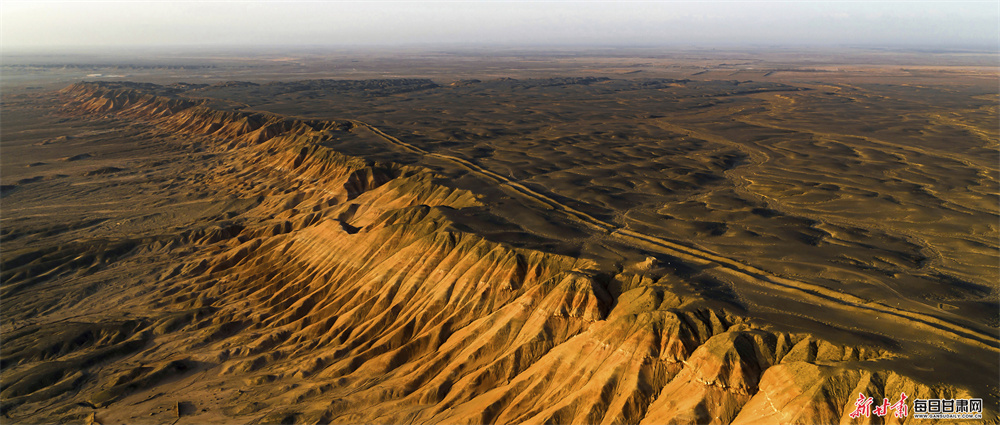 高台县盐池10号烽燧及长城
