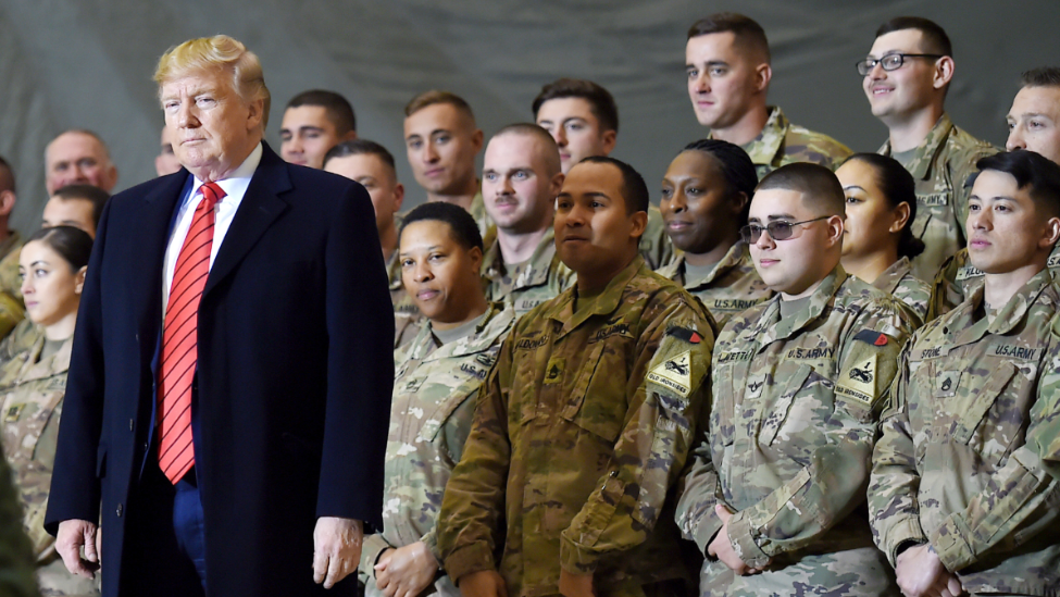 该法案授权约9010亿美元的国防项目支出，将美军人员薪资上调3.8%。