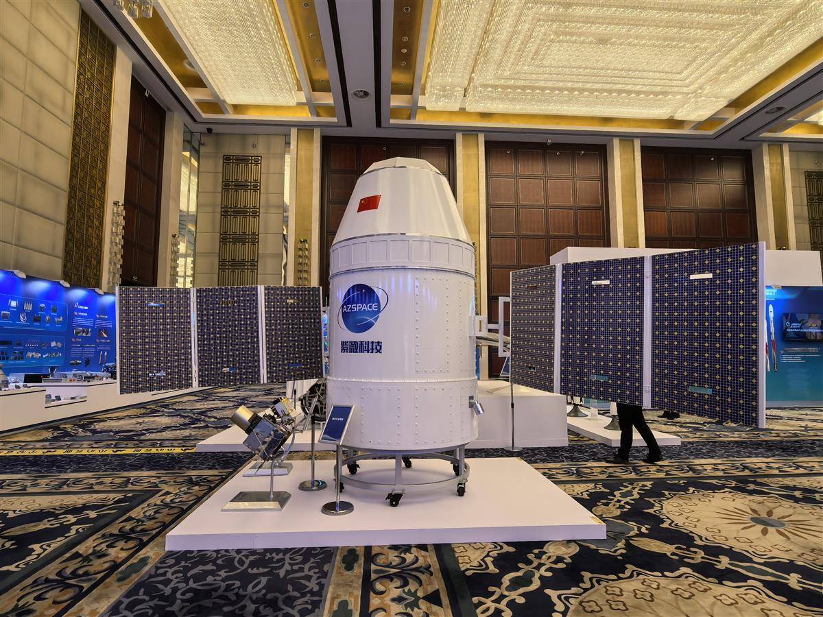 迪迩五号模型　湖北日报