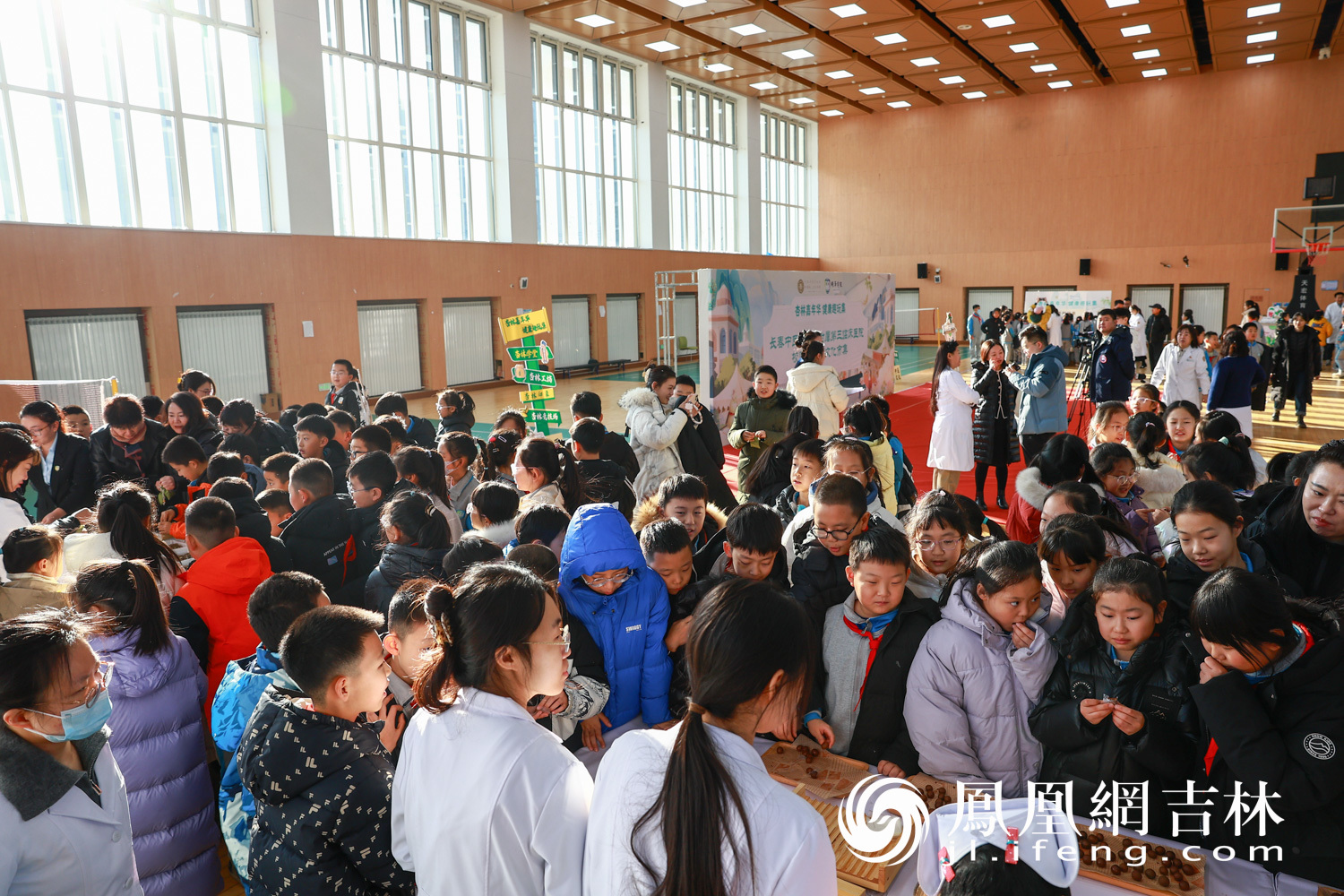 中医药文化进校园“破圈”新探索:长春中医药大学附属第三临床医院“健康市集”解锁启蒙教育新模式